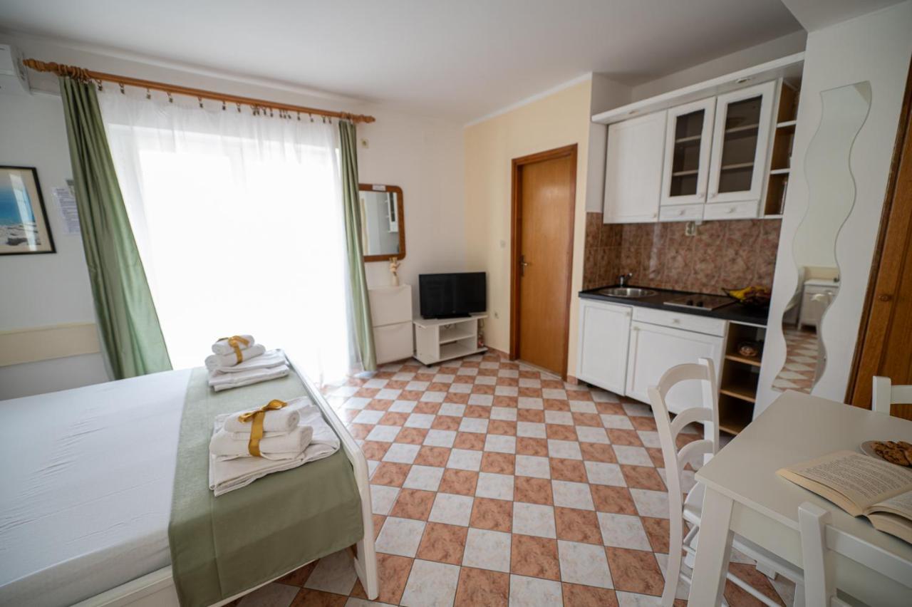 Apartmani Marin No1. Vodice Exterior photo